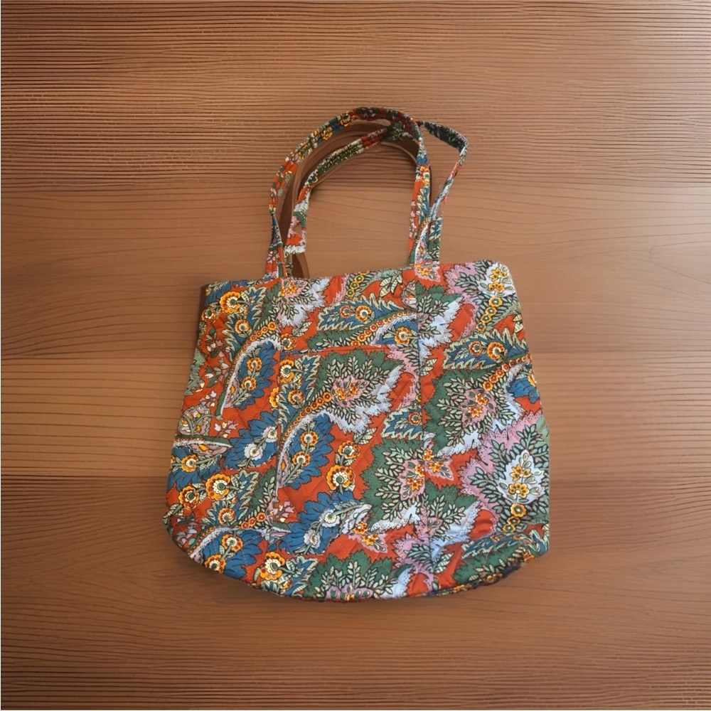 NWOT Vera Bradley Colorful Flowers and Feathers Tote Bag Purse